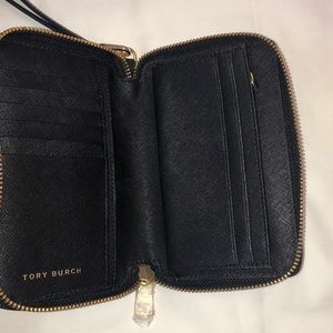 Tory Burch Bags - Tory Burch small leather wallet/clutch Tory Burch Bags - Tory Burch small leather wallet/clutch
